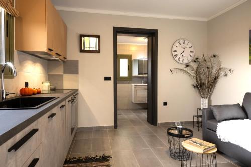Kardhakata Casa | Plane Tree House