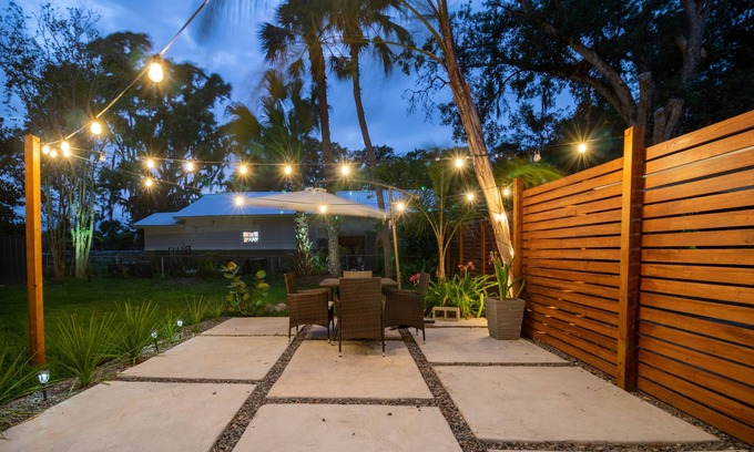 Plant City Casa | Plant City Modern Soho Farmhouse, Event Friendly!!