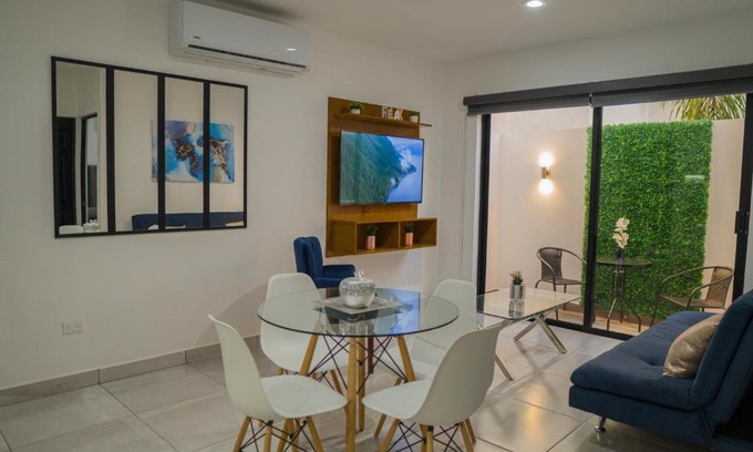 Mazatlán Apartamento | Planta Baja, a 10 minutos de la playa, Gran alberca y Mini Golf!
