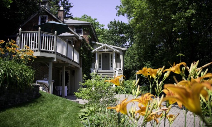 Port Hope Casa | Plantation House Bed & Breakfast