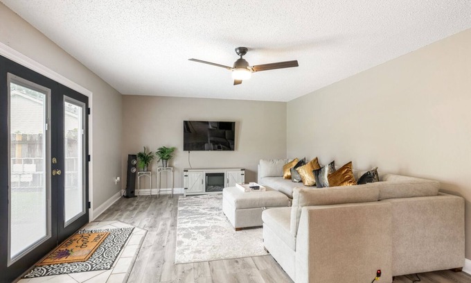 Braithwaite Casa | Plaquemine LNG & Belle Chasse Contractors Welcome. Cleaning Included