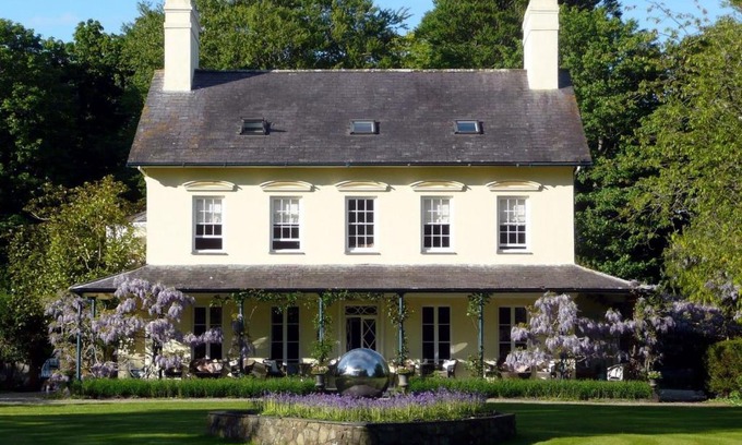Efailnewydd Casa | Plas Efailnewydd