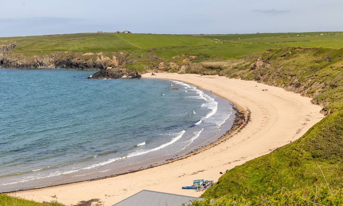 Garn Fadryn Cabaña | PLAS NEWYDD, pet friendly, with pool in Aberdaron