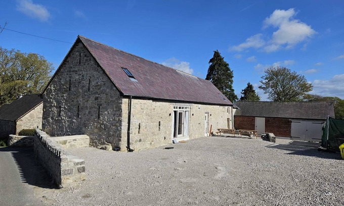 Cilcain Casa | Plas Yn Llan Barn - Exceptional Countryside Views
