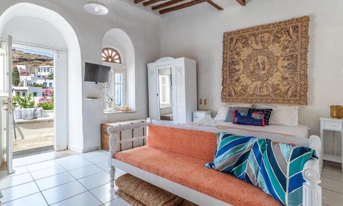 Megas Yialos-Nites Casa | Platia Tinos Cycladic Cottage