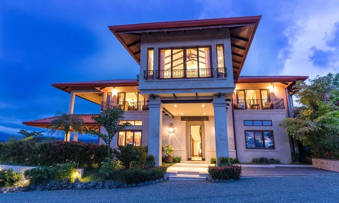 Valle Pura Vida Villa | Platino: un nuevo nivel de lujo, con vistas de 360 grados y calidad incomparable