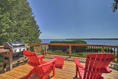 Plattsburgh Casa | Plattsburgh Home with Deck on Lake Champlain