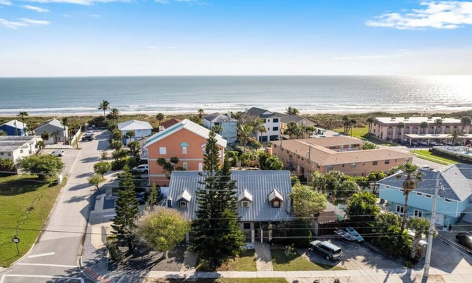 Cape Caneveral Beach Gardens Casa | Play All Day, Soak All Night—Sleeps 6! Loft w/ Hot Tub Steps to the Beach