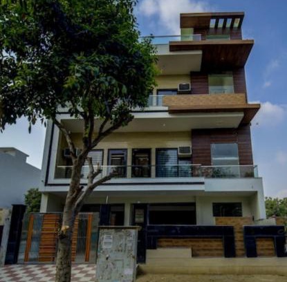 Greater Noida Hotel | PLAY HOTEL STAR DELTA 2 couple friendly