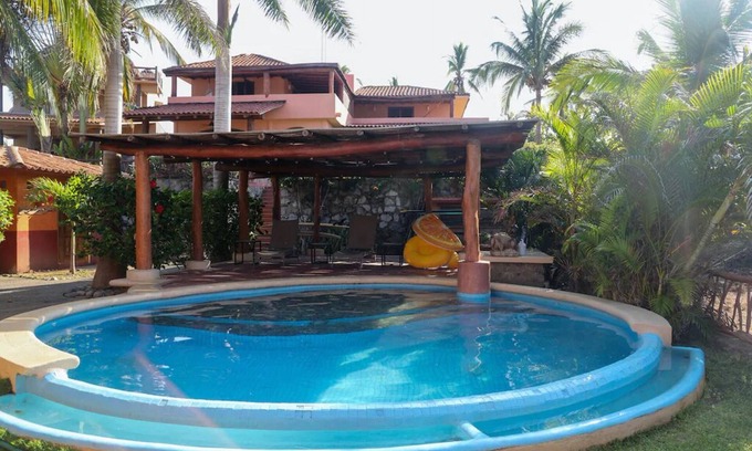 Saladita Casa | Playa La Saladita Surf Retreat 5 Min. Walk to Surf Break