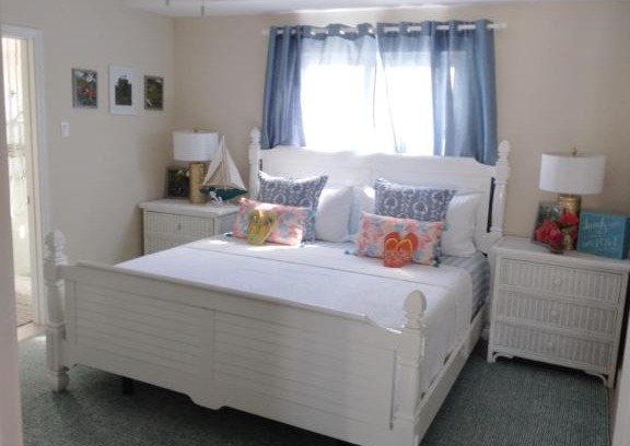 Lucea Cama Y Desayuno | Playa Paraiso JAMAICA Bed & Breakfast
