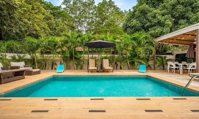 Potrero Chalet De Esquí | Playa Potrero: Stunning modern 3 Br, 3.5 bath home - Casa Coralis