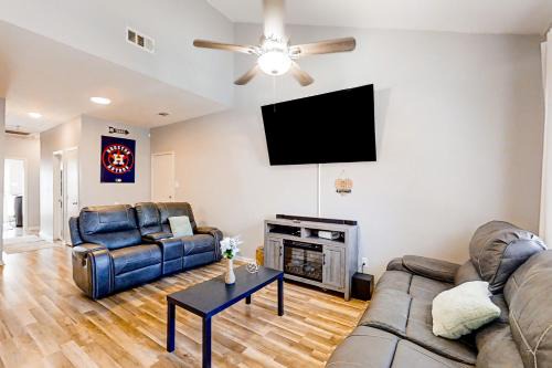 Northside Casa | Playful City Perch
