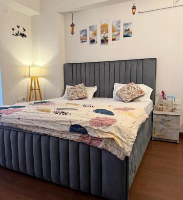 Gurugram Apartamento | Plaza at 106