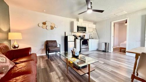Central Oklahoma City Casa | Plaza District Budget Studio Full Kitchen #20a