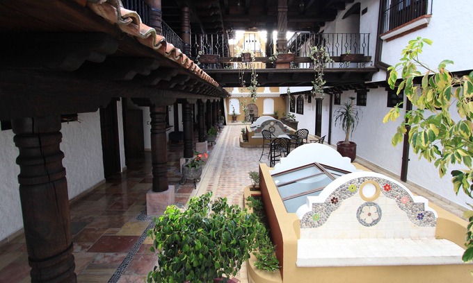 Barrio de La Merced Hotel | Plaza San Cristóbal Inn