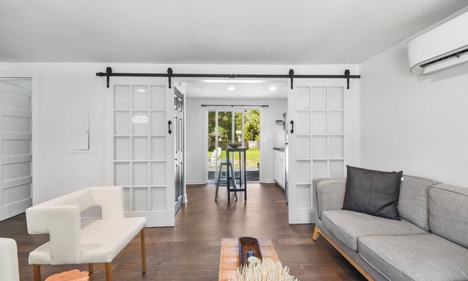 St. Augustine Cabaña | Pleasant 2-bedroom cottage, Amazing back yard, Pet Friendly in St. Augustine