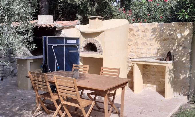 Velleron Villa | Pleasant 3 bedroom villa with swimming pool in the heart of Provence!