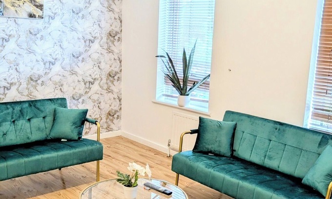 Thamesmead East Casa | Pleasant 4-bedroom house with WiFi in Erith