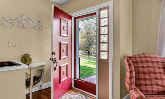 Greensboro Casa | Pleasant Acre -Charming and Spacious Home