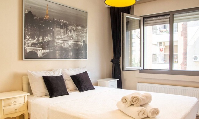 Karabaglar Apartamento | Pleasant and Central Flat with Balcony in Izmir