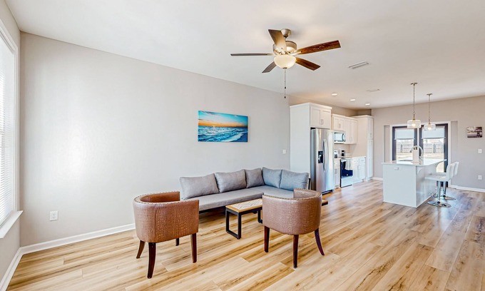 Callaway Casa | Pleasant neighborhood home with open layout, full kitchen, balcony, & central AC