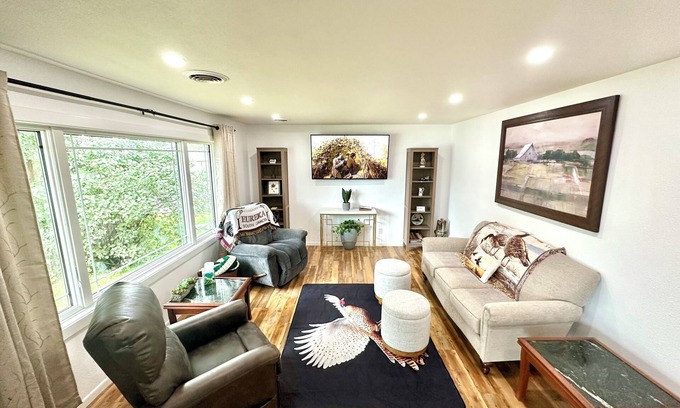 Eureka Casa | Pleasant pheasant meets all your needs!