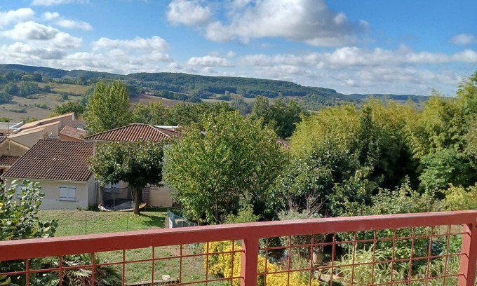 Penne-d'Agenais Casa | Pleasant quiet townhouse with garden