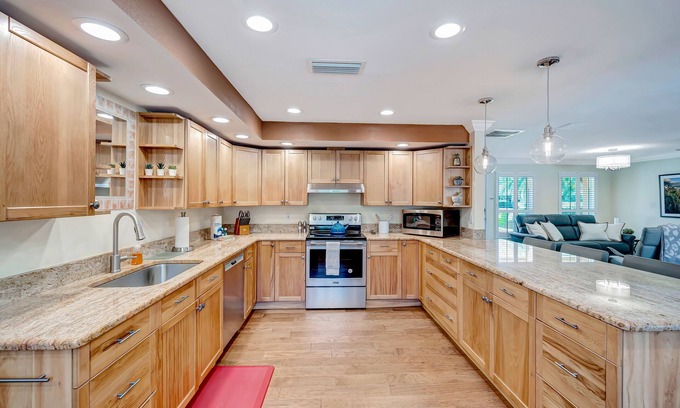 Willoughby Acres Casa | Pleasant retreat in Naples with enclosed yard, pool, & beach gear