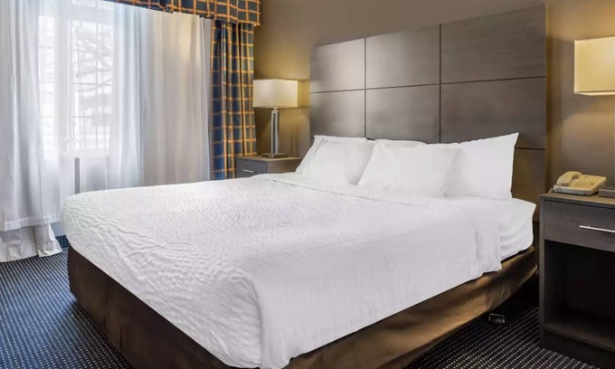 New Cumberland Casa | Pleasant room with bath close to the State Capital