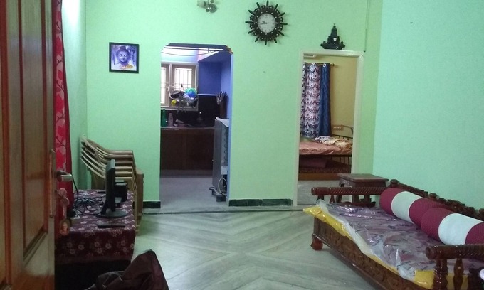 Chennai Apartamento | Agradable y espacioso 1BHK. 25 minutos del aeropuerto / AC / TV / cocina