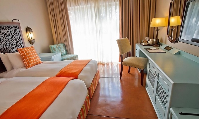 Livingstone Apartamento | Pleasant Stay! 3 Garden View Rooms, Outdoor Pool, Spa, Nature Activities!
