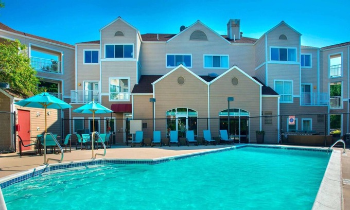 Westborough Casa | Pleasant Stay, Convenient Location! Free Parking, Onsite Pool, Pets Allowed