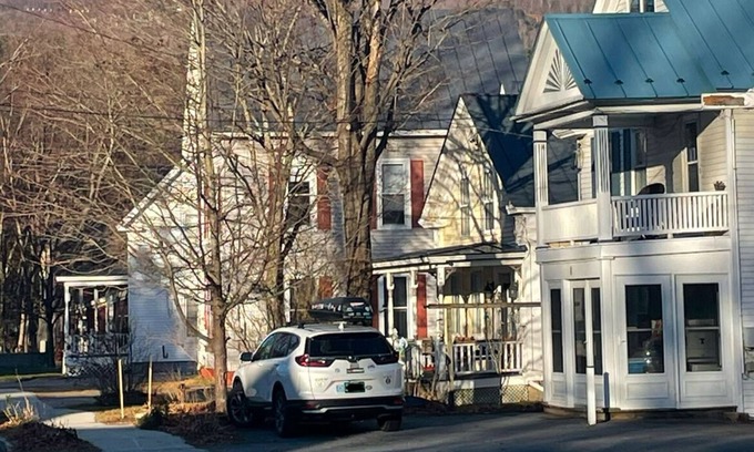 Ludlow Apartamento | Pleasant Street Retreat in Downtown Ludlow on Shuttle Route