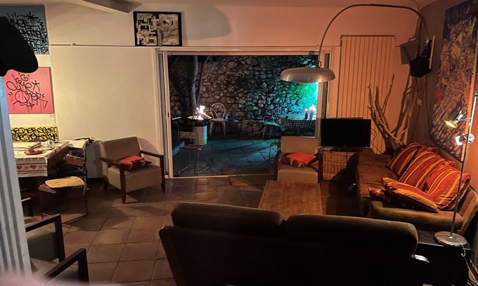 Bonneveine Casa | Pleasant village house garden, bbc game room - 5' from beach + Housework free