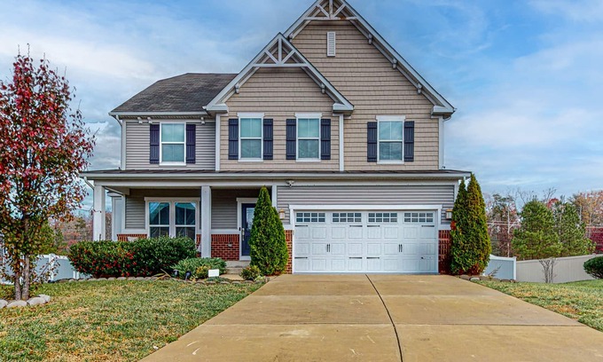 Waldorf Casa | Pleasant White Plains home with in-home gym, game tables, & jetted tub