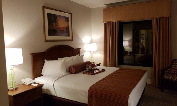 Las Vegas Complejo | Pleasing Suite unit at Tahiti Village Las Vegas Strip