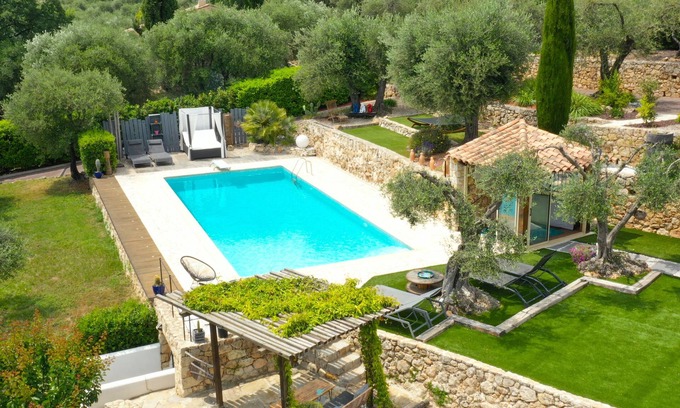 Cabris Villa | PLEN SOULEU High Standing Villa, pool, Jacuzzi, Sauna and AirCo By Sunset