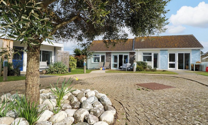 Yarmouth Cabaña | PLIMOTH N9, family friendly, with a garden in Yarmouth