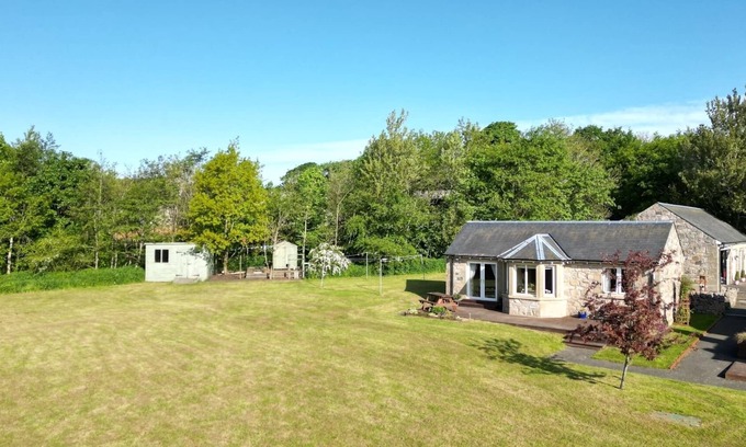 Bathgate Cabaña | **Nuevo listado** La casa de campo Poeta de Ploughman se encuentra en un entorno semi rural.