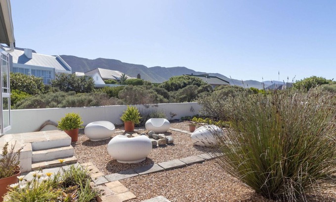 Vermont Casa | Plover Place | Coastal Comfort Near Breakfast Bay’s Tidal Pools