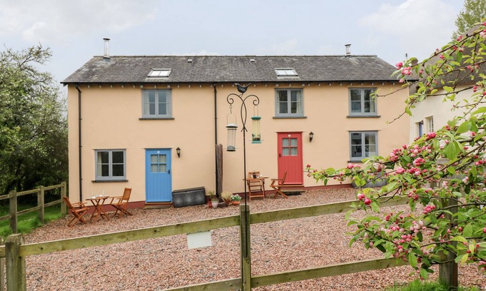 Yeoford Cabaña | Plum Cottage, CREDITON