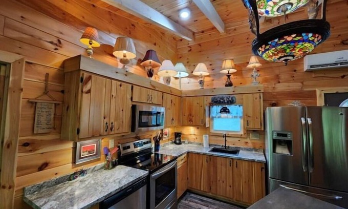 Frenchburg Cabina | Plum Crazy Cabin Red River Gorge