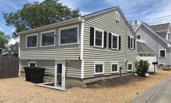 Newbury Casa | Plum Island Newbury Beach Rental- 3 min Walk to the beach
