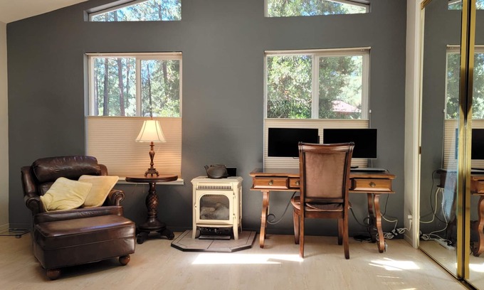 Plumas Eureka Estates Casa | Plumas Pines 2/2 + bonus room- Fireplace-Spa Tub - Remote Work- Weekly Discount