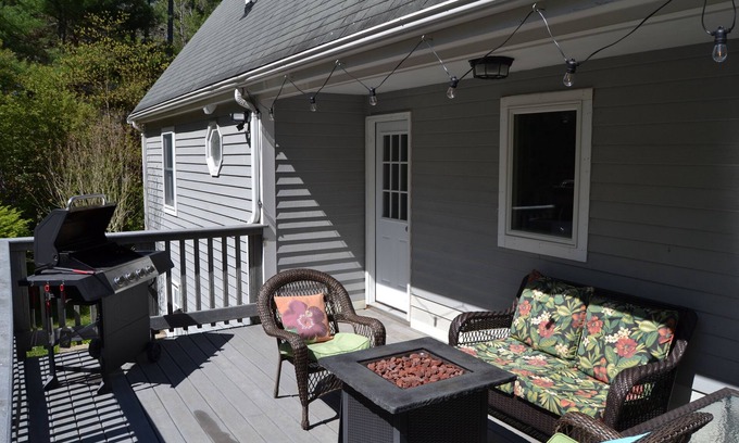 Cedar Bushes Casa | Plymouth Home, Pond and Private Beach Access