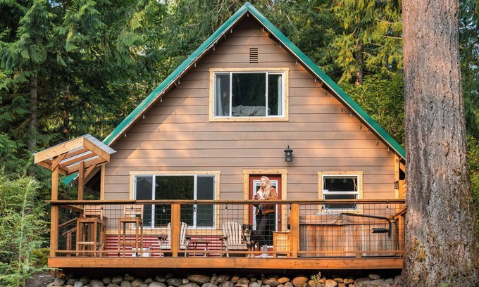 Darrington Casa | PNW River Cabin Summa
