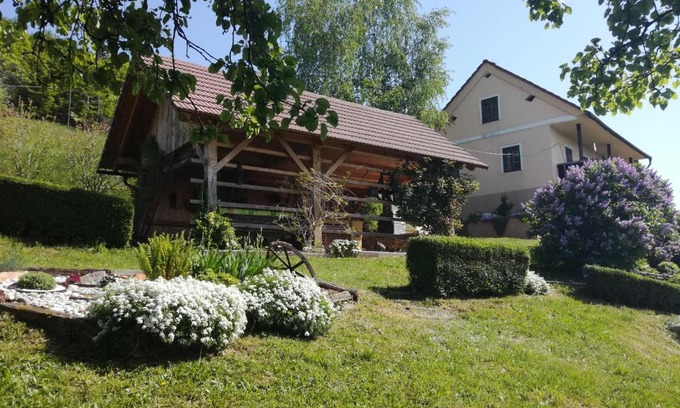 Bostanj Apartamento | Počitniška hiša Perme