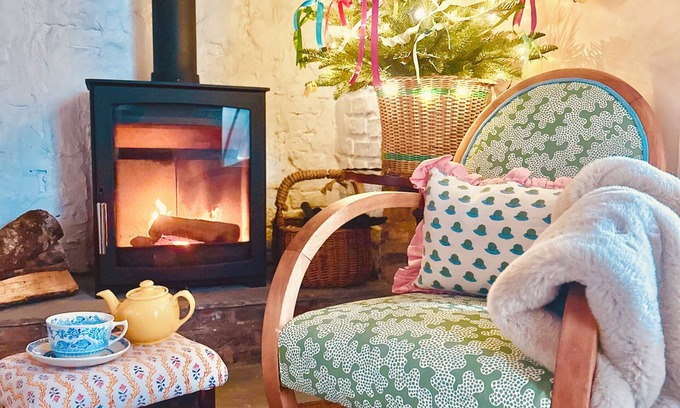 Scawton Cabaña | Pocket Cottage Historic Tiny Home Near Village Pubs