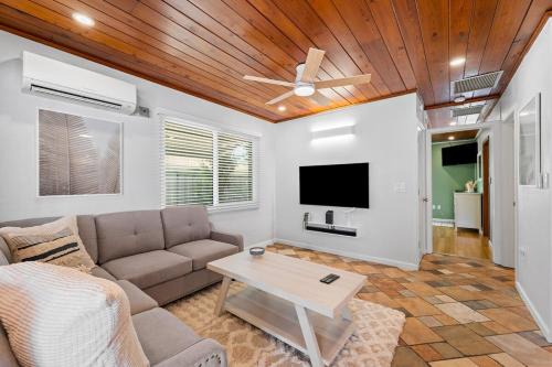Laurel Casa | Poco Tortuga